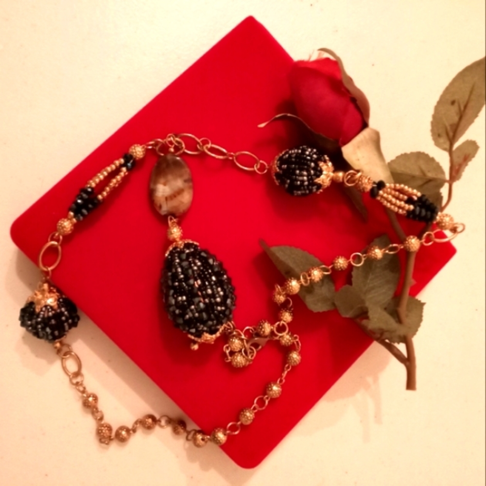 🎁 FREE GIFT INCLUDED 🎁 NWOT Beaded Onyx Necklace